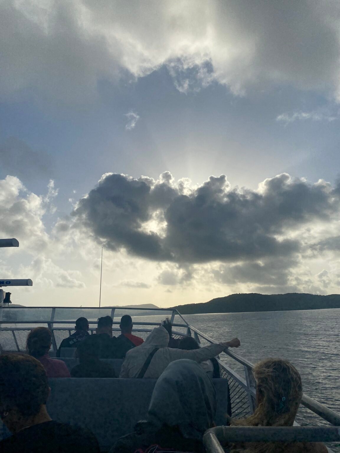 personas montadas en el ferry de ceiba a culebra