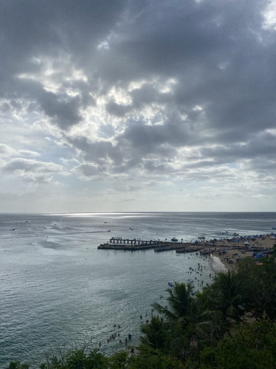 la playa crashboat y sus muelles