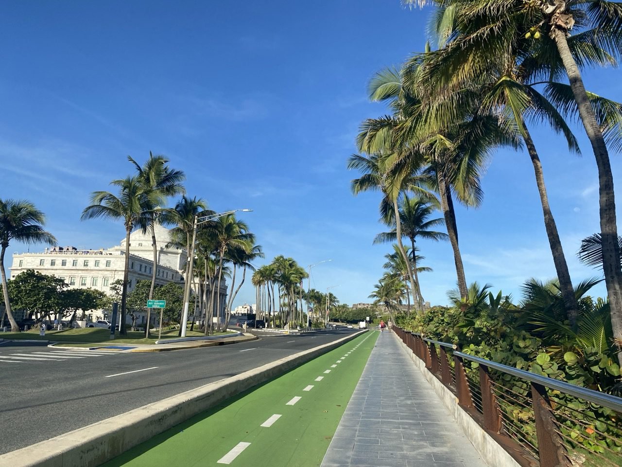 el capitolio de puerto rico y el carril para bicicletas